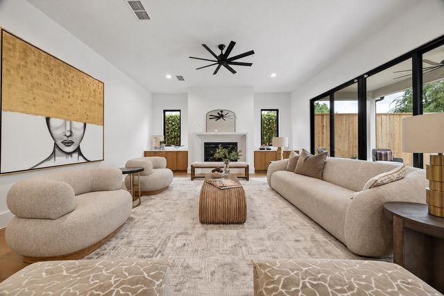 1223 W Drew Street, Houston, TX 77006