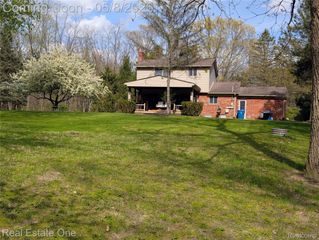 980 OXBOW LAKE Road, White Lake Charter Township, MI 48386