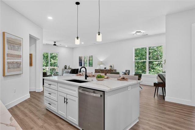 15 St Asaph Drive, Bella Vista, AR 72714