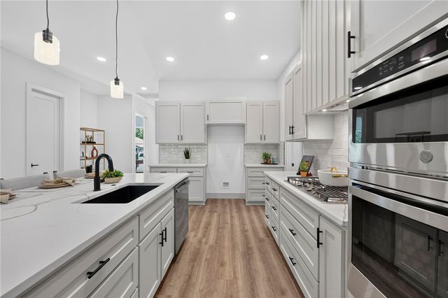15 St Asaph Drive, Bella Vista, AR 72714