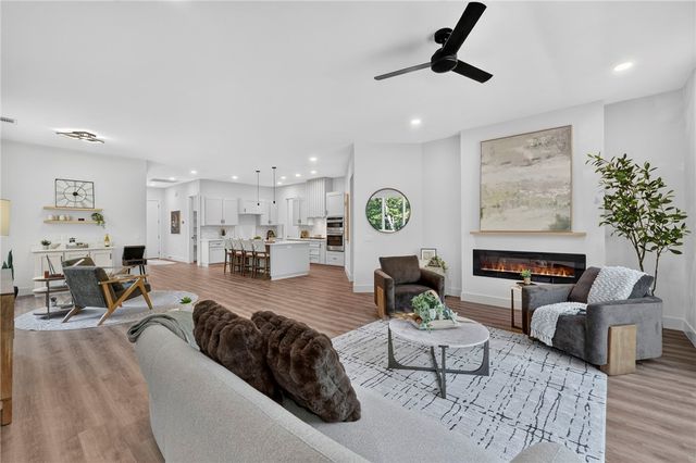 15 St Asaph Drive, Bella Vista, AR 72714