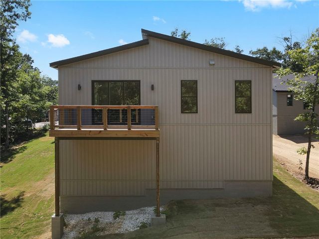 15 St Asaph Drive, Bella Vista, AR 72714