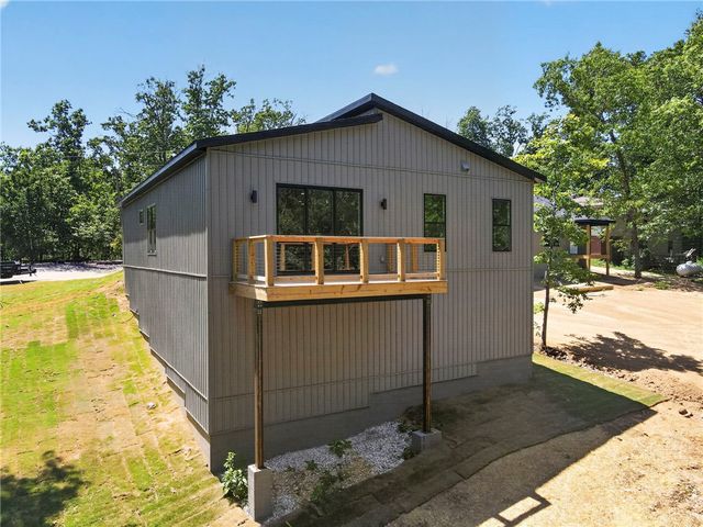 15 St Asaph Drive, Bella Vista, AR 72714