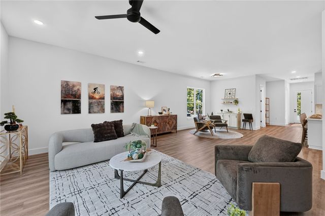15 St Asaph Drive, Bella Vista, AR 72714