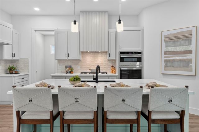 15 St Asaph Drive, Bella Vista, AR 72714