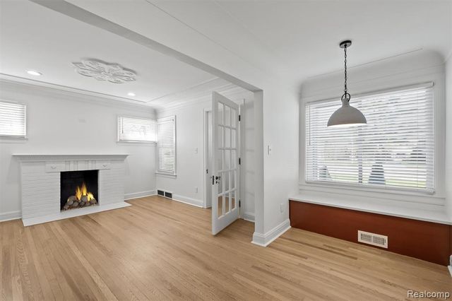 27500 Jefferson Avenue, Saint Clair Shores, MI 48081