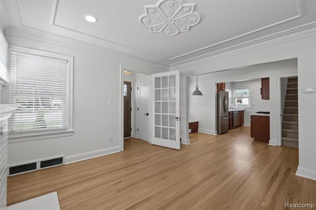 27500 Jefferson Avenue, Saint Clair Shores, MI 48081