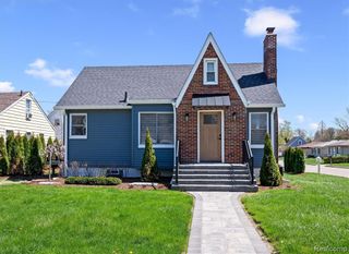 27500 Jefferson Avenue, Saint Clair Shores, MI 48081