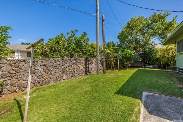 315 A Ulupaina Street, Kailua, HI 96734