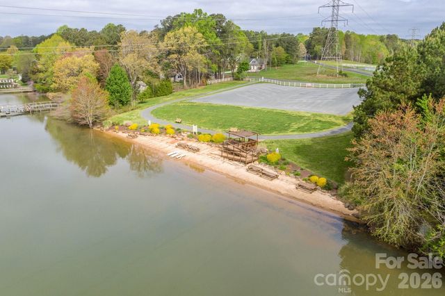 7184 Seagrass Circle, Denver, NC 28037