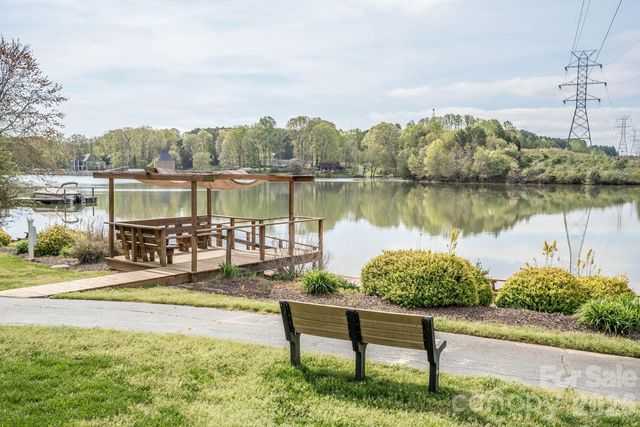 7184 Seagrass Circle, Denver, NC 28037