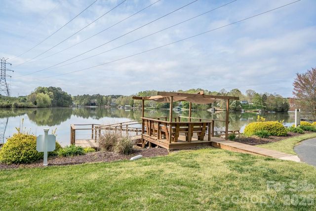 7184 Seagrass Circle, Denver, NC 28037