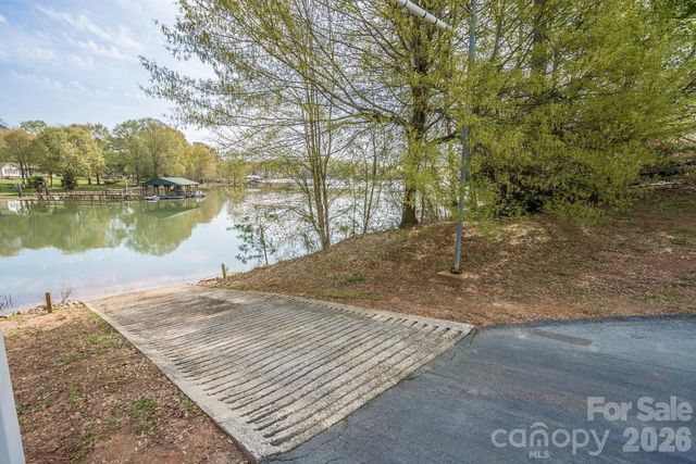 7184 Seagrass Circle, Denver, NC 28037