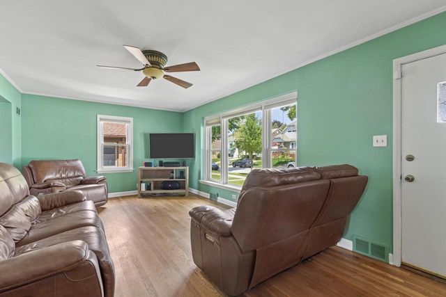 2879 S 44th STREET, Milwaukee, WI 53219