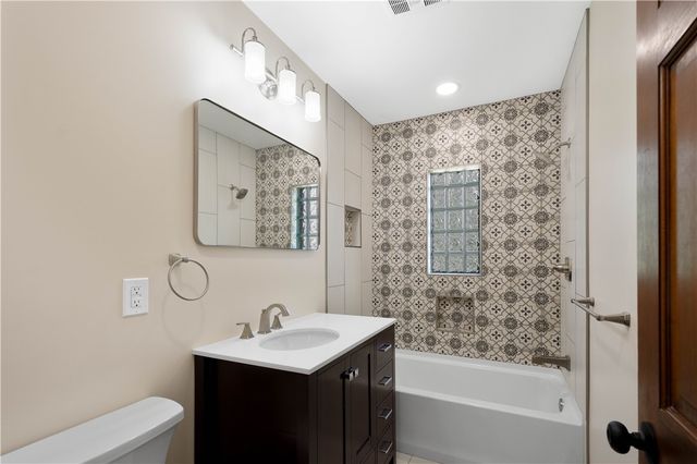 330 Center Grange Rd, Center Twp, PA 15061