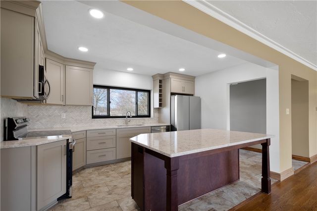 330 Center Grange Rd, Center Twp, PA 15061