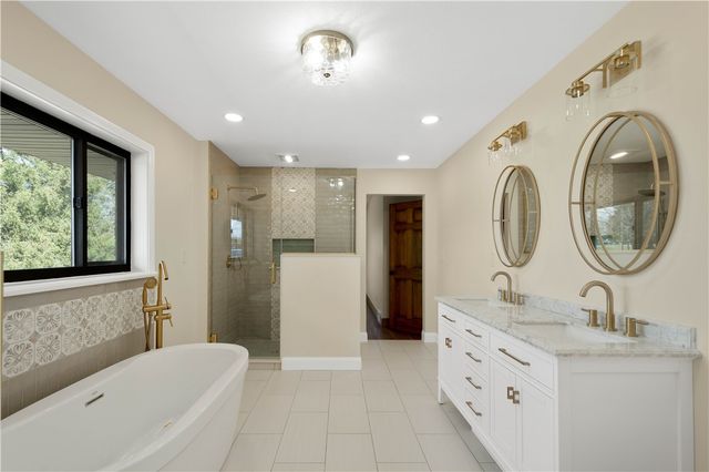 330 Center Grange Rd, Center Twp, PA 15061