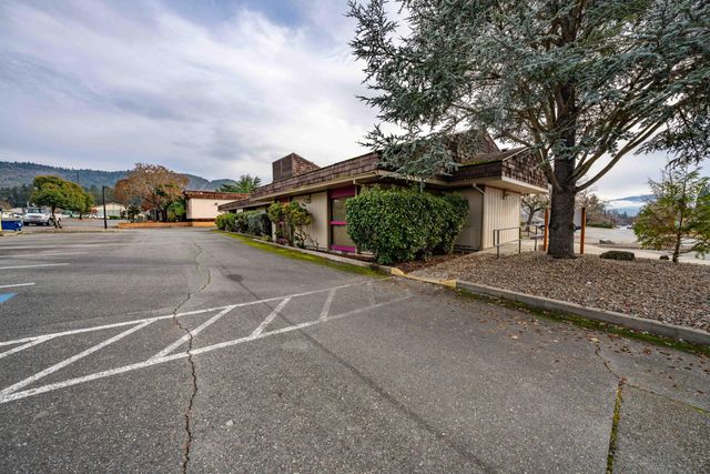 124 NW Midland Avenue J, Grants Pass, OR 97526