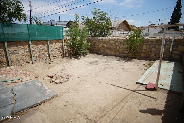 422 VAL VERDE Street, El Paso, TX 79905