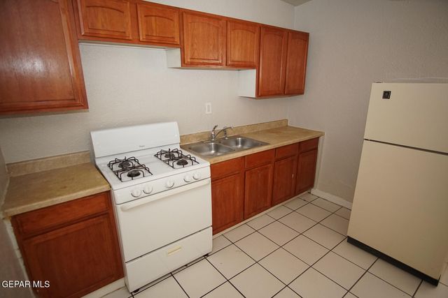 422 VAL VERDE Street, El Paso, TX 79905