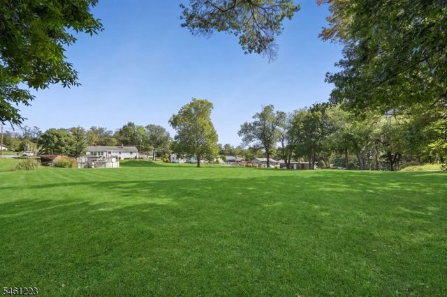 23 Huyler Rd, Branchburg Twp., NJ 08876
