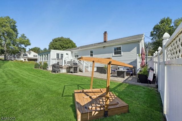 23 Huyler Rd, Branchburg Twp., NJ 08876