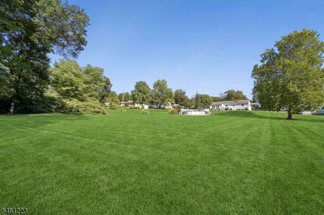 23 Huyler Rd, Branchburg Twp., NJ 08876