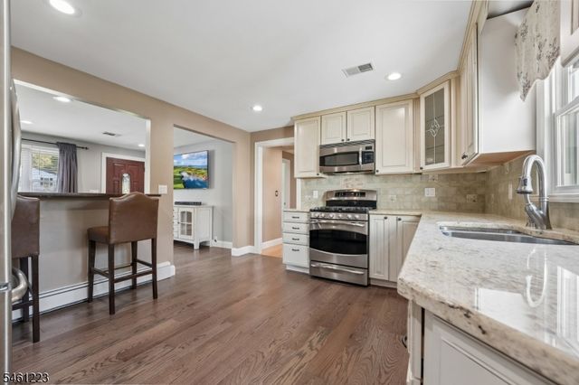 23 Huyler Rd, Branchburg Twp., NJ 08876