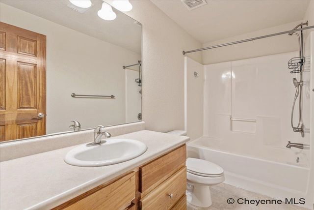 1126 WHITE WATER CT, Cheyenne, WY 82009