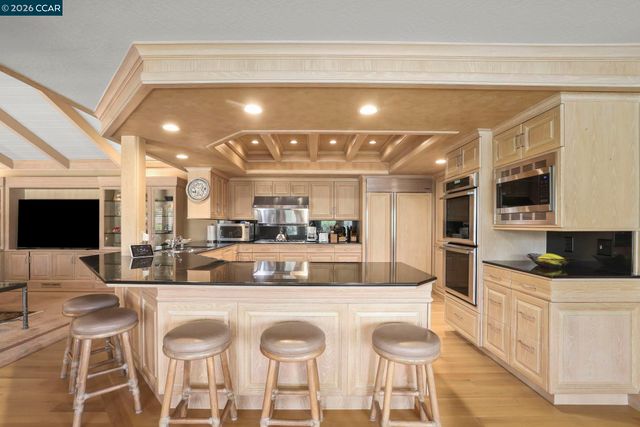 738 Mandarin Ln, Walnut Creek, CA 94598