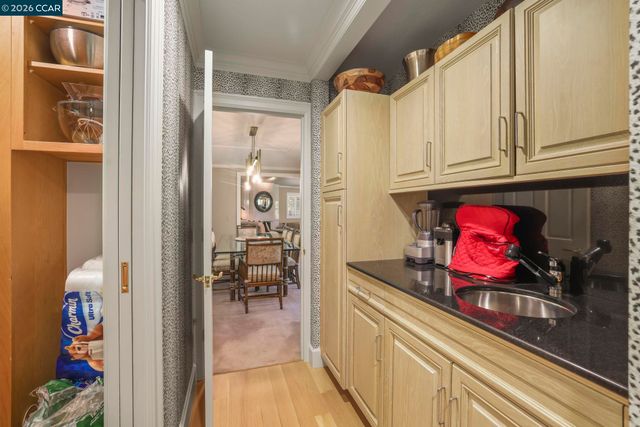 738 Mandarin Ln, Walnut Creek, CA 94598