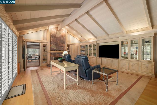 738 Mandarin Ln, Walnut Creek, CA 94598