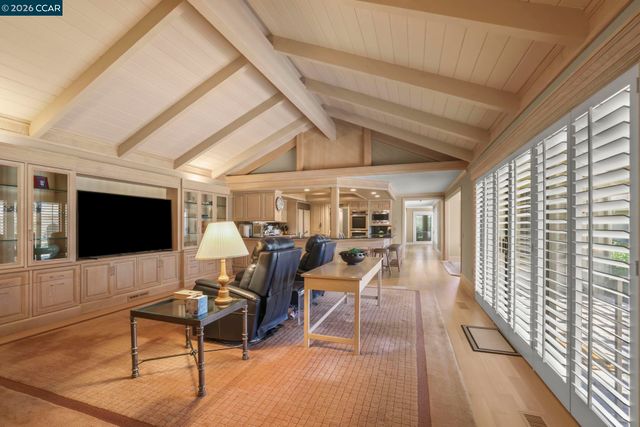 738 Mandarin Ln, Walnut Creek, CA 94598