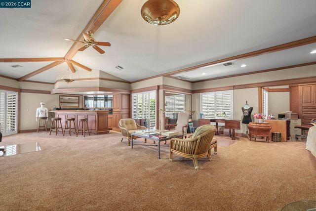738 Mandarin Ln, Walnut Creek, CA 94598