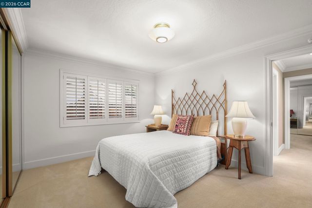738 Mandarin Ln, Walnut Creek, CA 94598