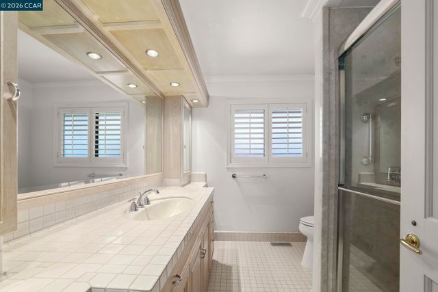 738 Mandarin Ln, Walnut Creek, CA 94598
