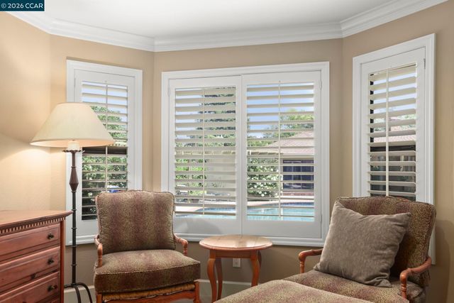 738 Mandarin Ln, Walnut Creek, CA 94598