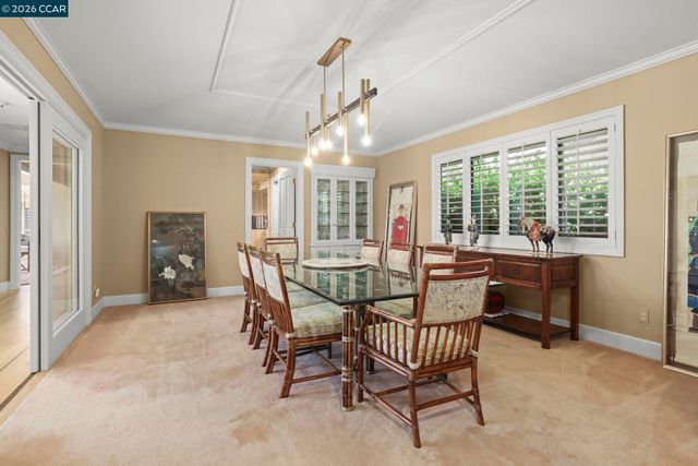 738 Mandarin Ln, Walnut Creek, CA 94598