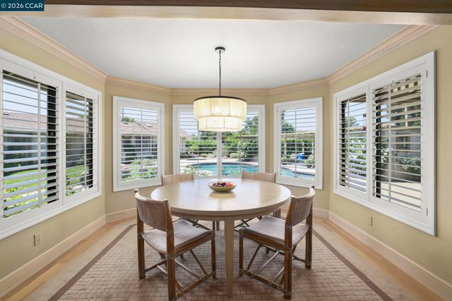 738 Mandarin Ln, Walnut Creek, CA 94598
