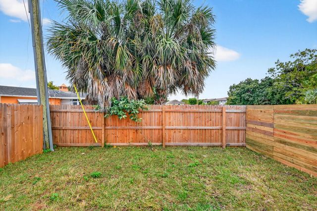 2932 Saginaw Avenue, West Palm Beach, FL 33409