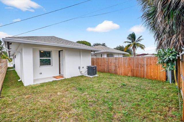 2932 Saginaw Avenue, West Palm Beach, FL 33409