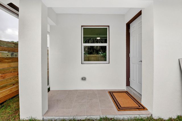 2932 Saginaw Avenue, West Palm Beach, FL 33409