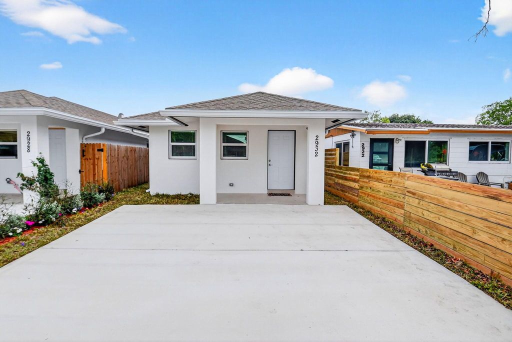 2932 Saginaw Avenue, West Palm Beach, FL 33409