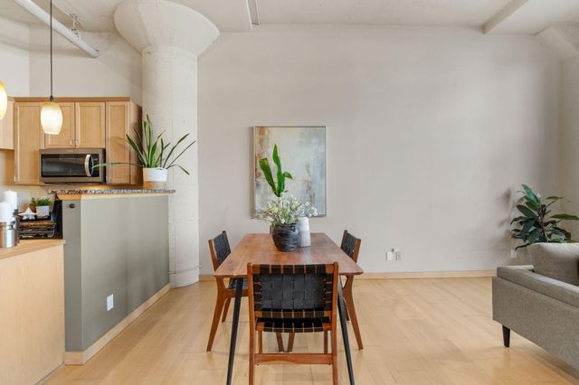 1901 E Hennepin Avenue 105, Minneapolis, MN 55413