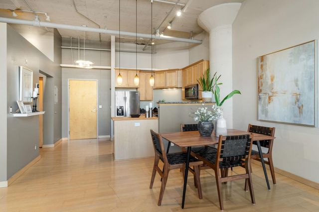 1901 E Hennepin Avenue 105, Minneapolis, MN 55413