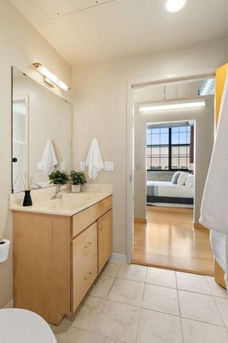 1901 E Hennepin Avenue 105, Minneapolis, MN 55413