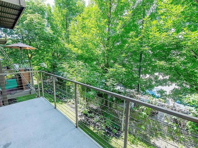 1901 E Hennepin Avenue 105, Minneapolis, MN 55413