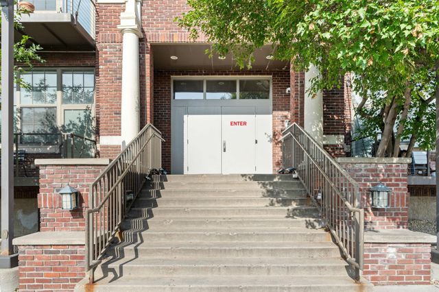 1901 E Hennepin Avenue 105, Minneapolis, MN 55413