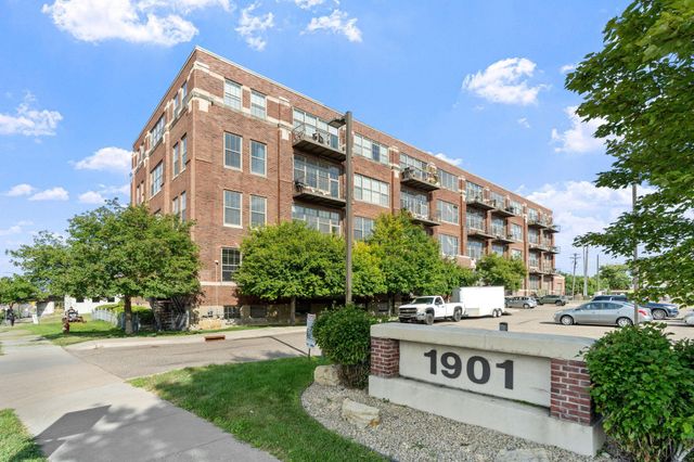 1901 E Hennepin Avenue 105, Minneapolis, MN 55413