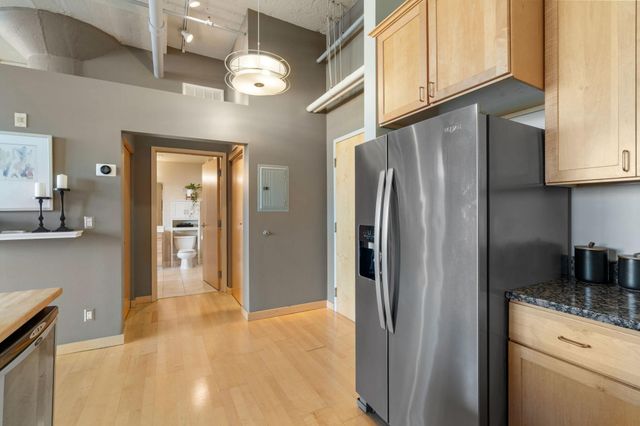 1901 E Hennepin Avenue 105, Minneapolis, MN 55413
